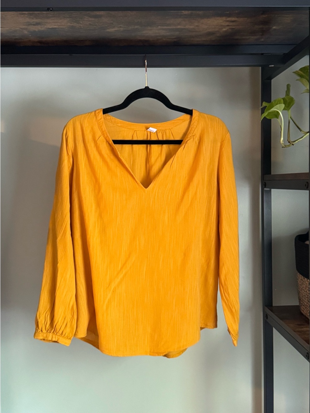 Breezy Old Navy Mustard Yellow V-Neck Long Sleeve Tunic